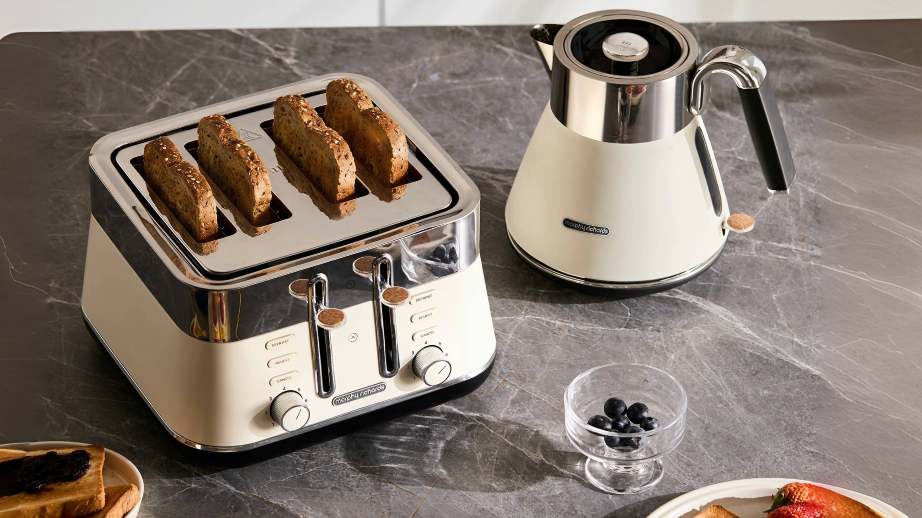 How the Fusion Kettle and Toaster Set Makes Breakfast and Afternoon Te ...